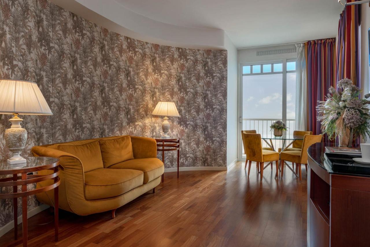 Apartament typu Deluxe Suite z widokiem na morze