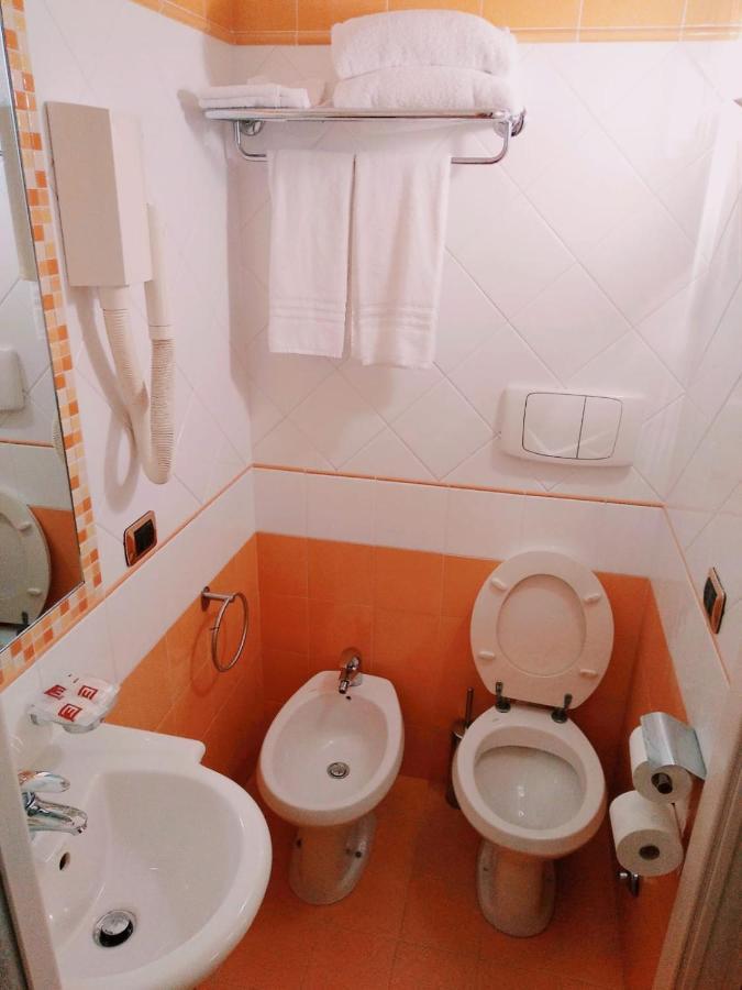 Single Room,1319171047:JPEG