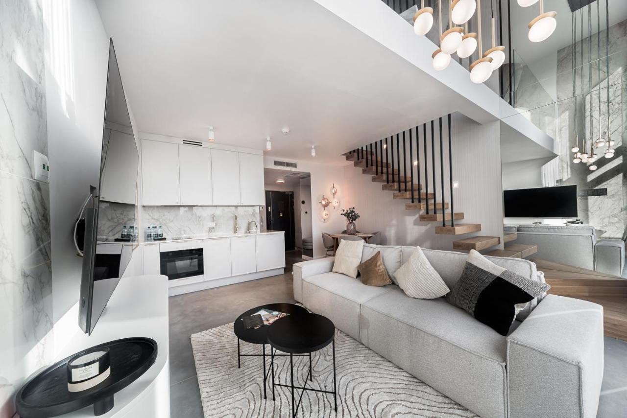 Dwupoziomowy apartament typu premium z częściowym widokiem na morze