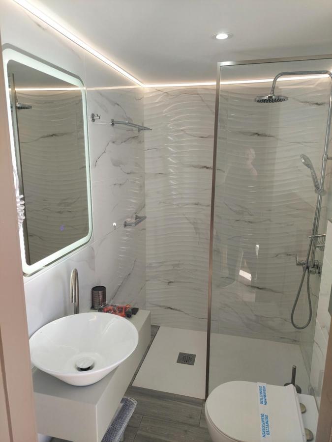 Family Room Shower