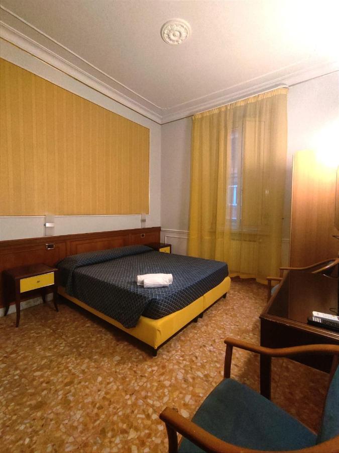 Single Room,1325029750:JPEG