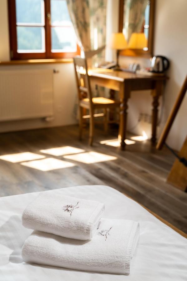 Deluxe Family Room with Mountain View,1325081152:JPEG