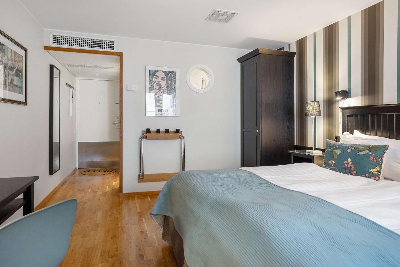 Queen Room Non-Smoking or Top Floor