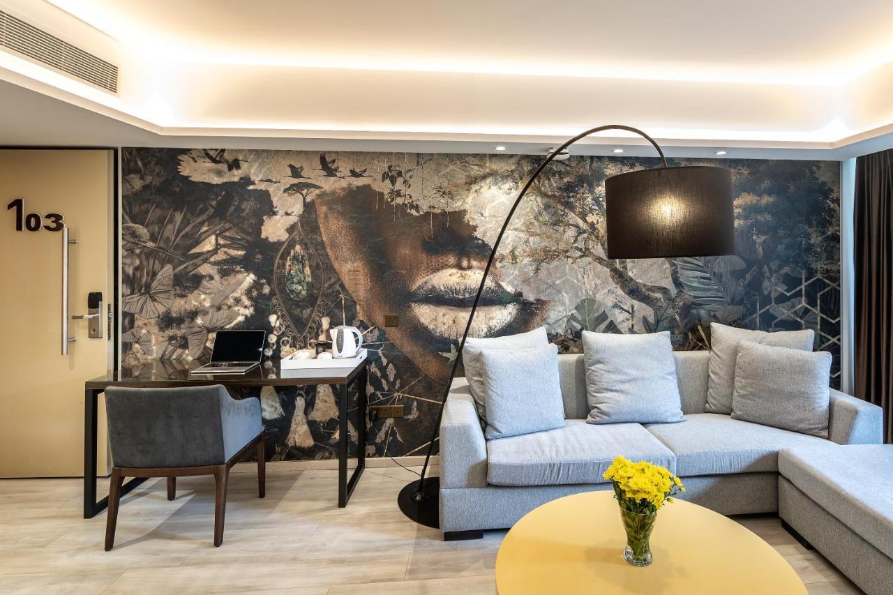 Deluxe King Suite