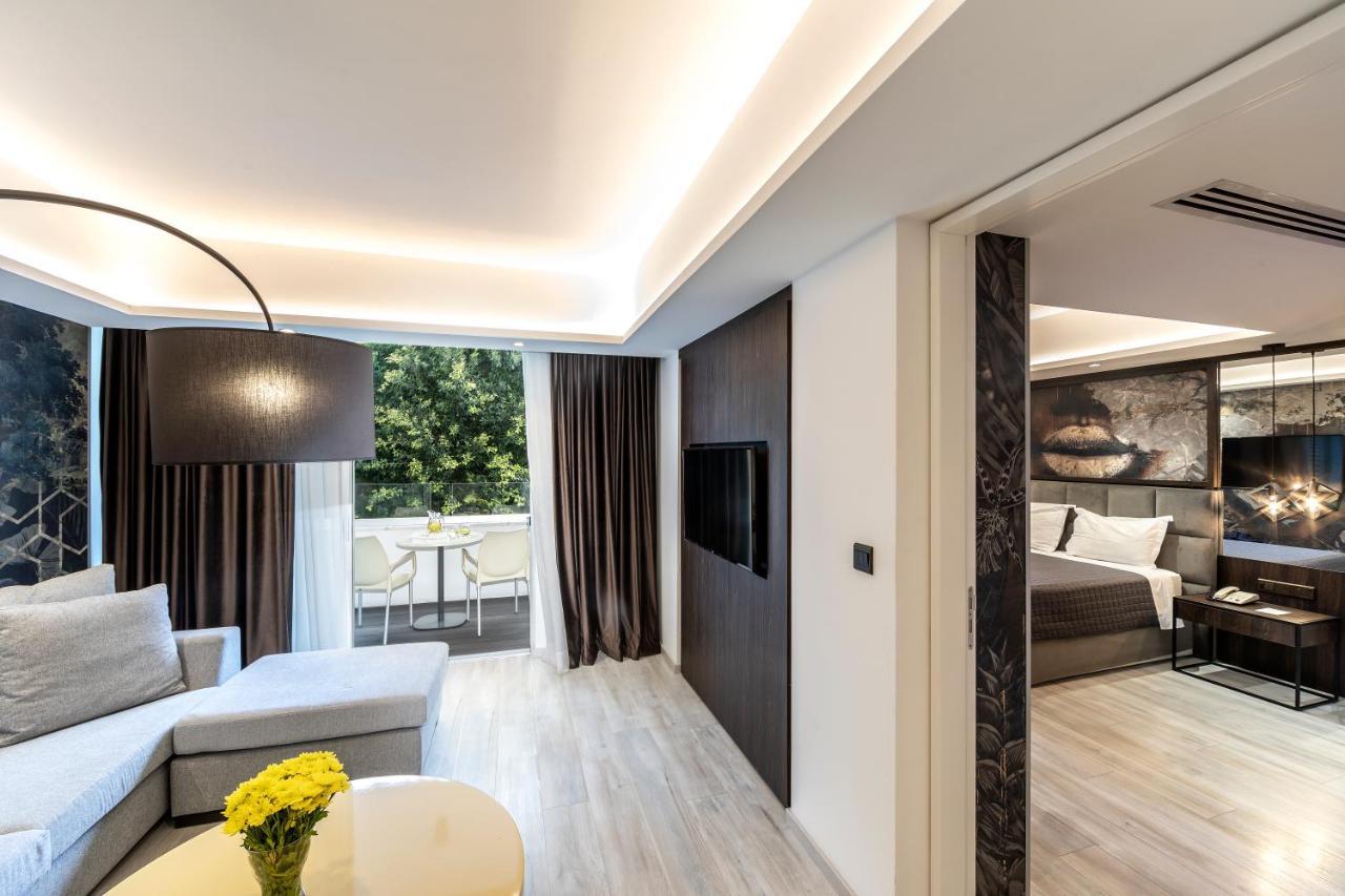 Deluxe King Suite