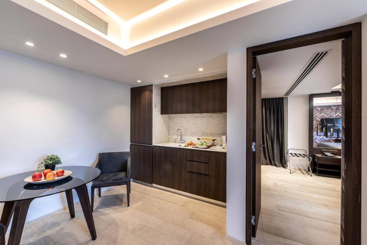 Deluxe King Suite