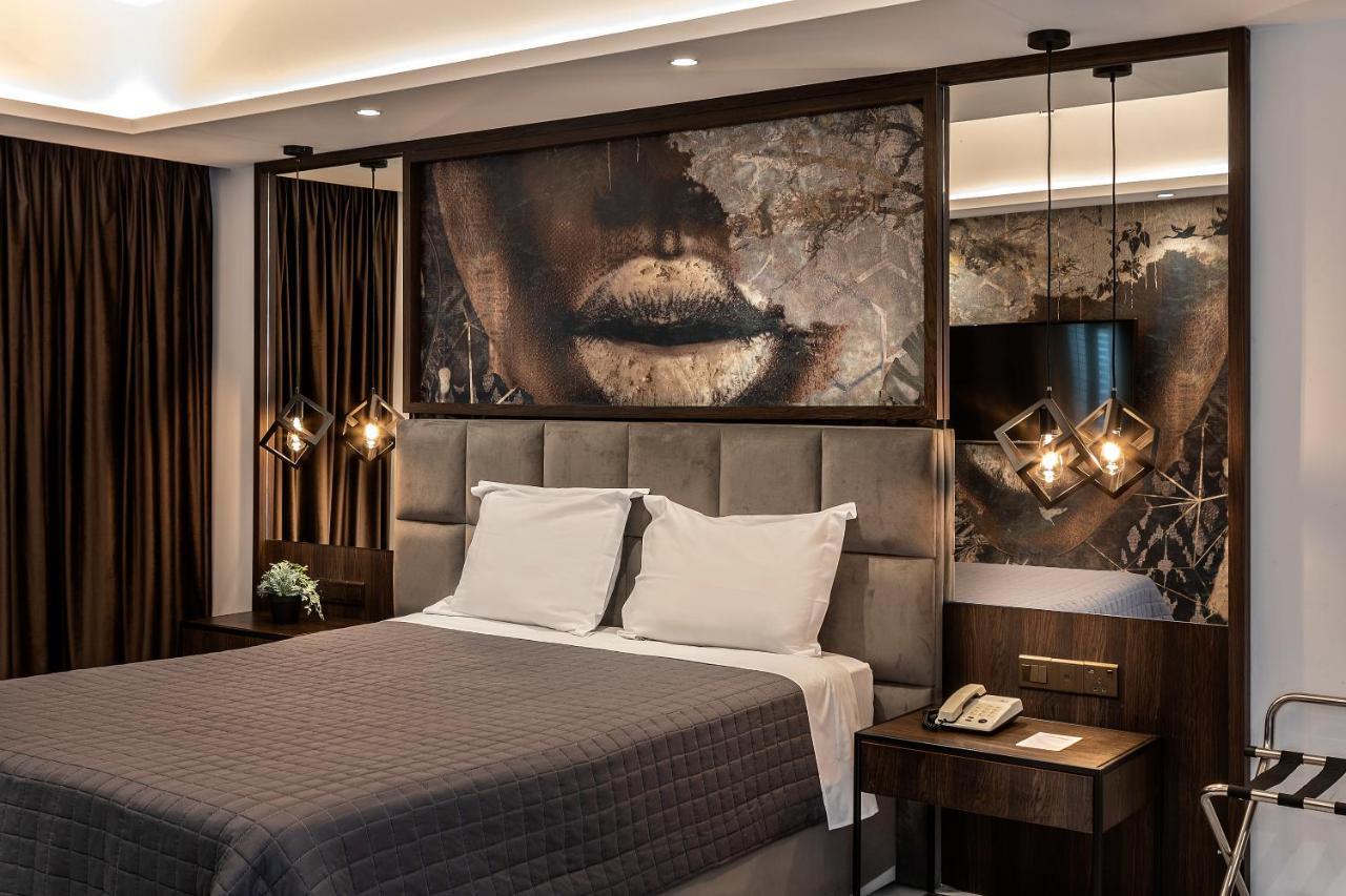 Deluxe King Suite