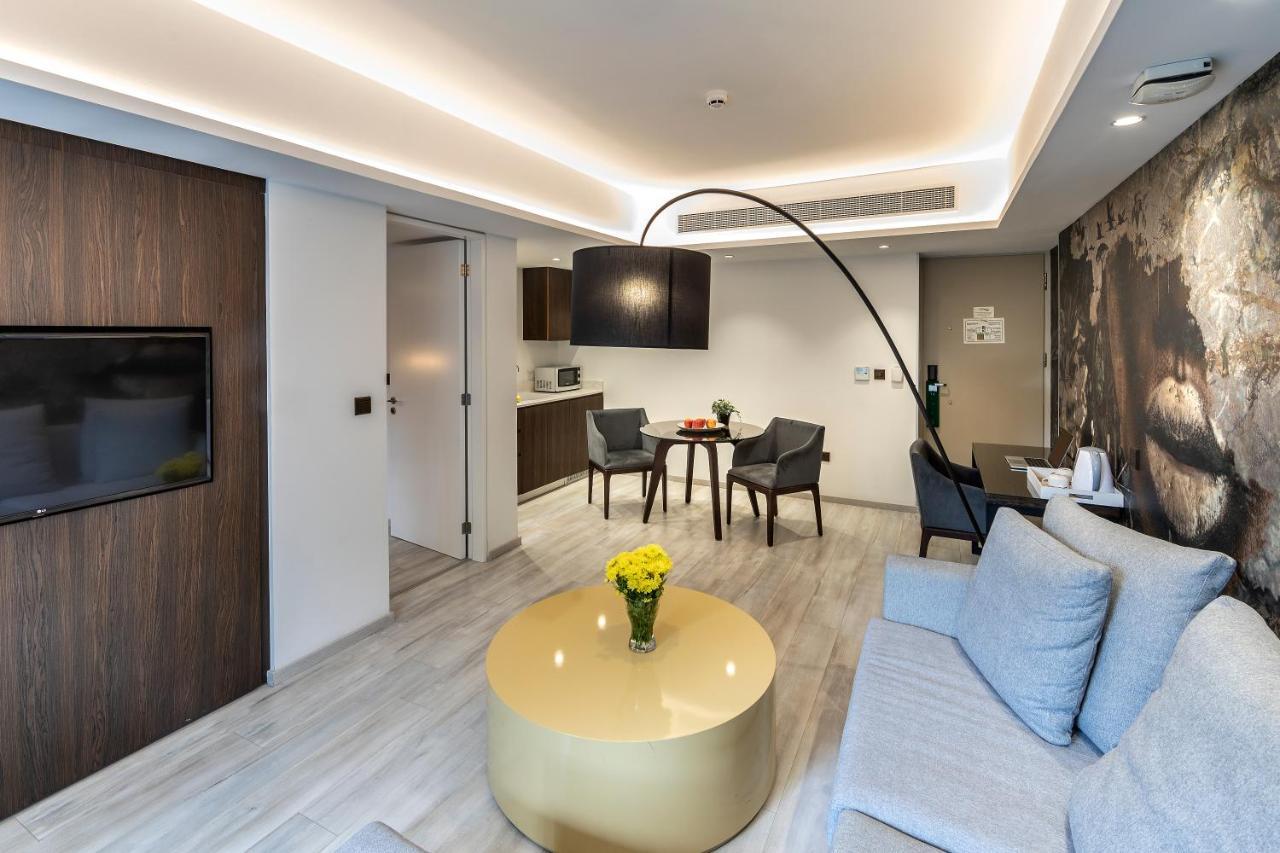 Deluxe King Suite