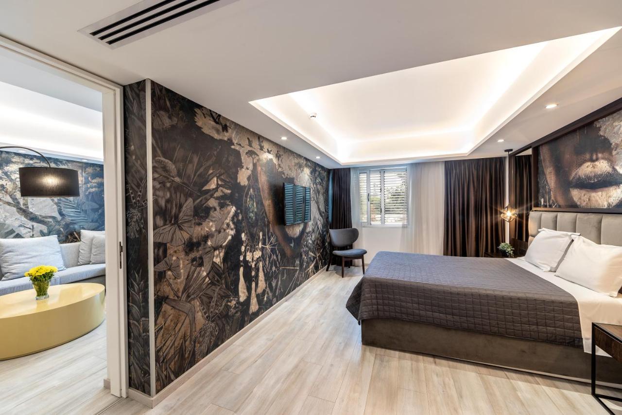 Deluxe King Suite