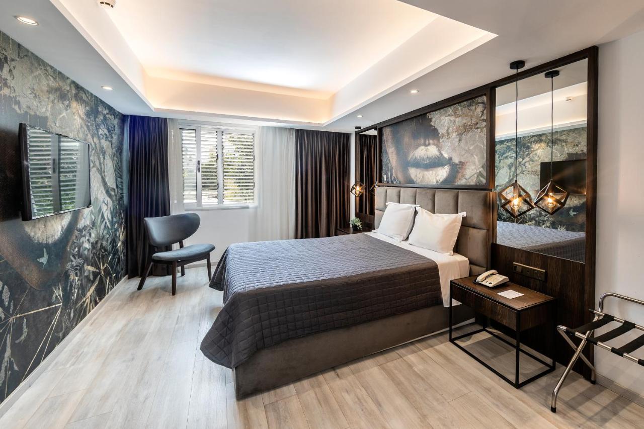 Deluxe King Suite