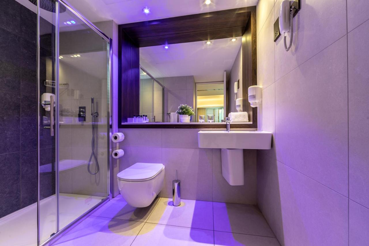 Deluxe King Suite