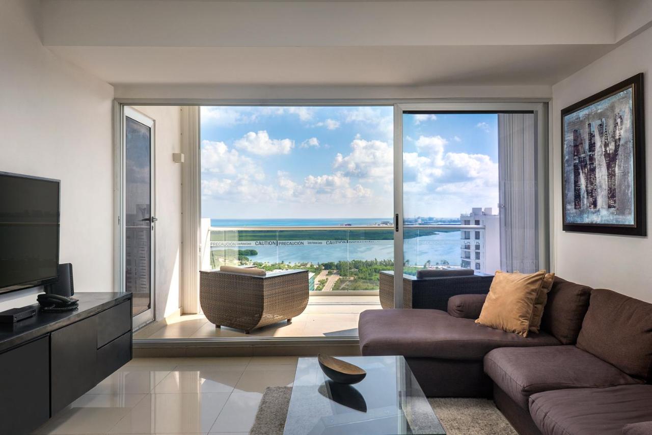 Two-Bedroom Suite Sea View