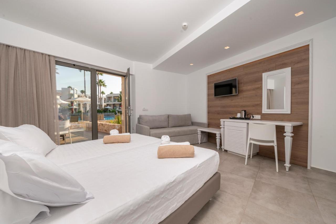 Deluxe Veranda Room Pool View