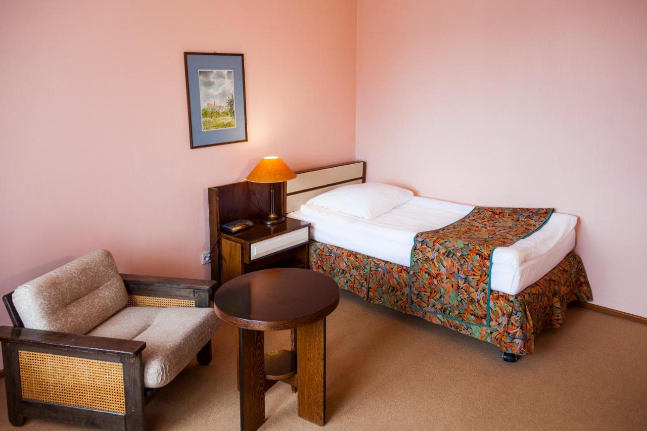 Single Room,1341862781:JPEG