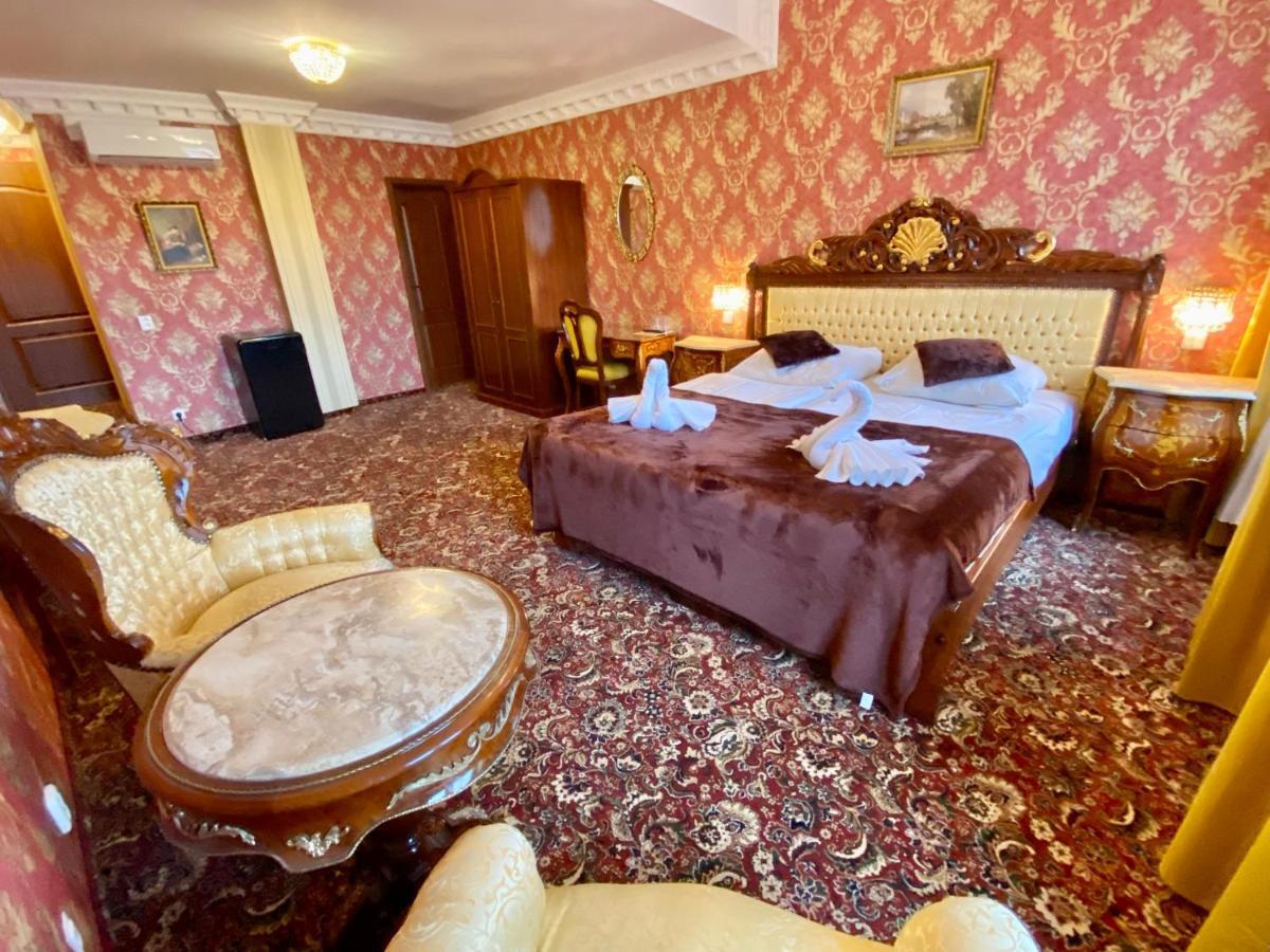 Pokój z łóżkiem typu king-size