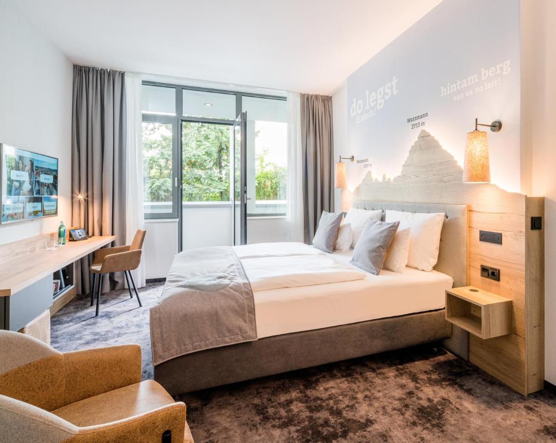 Apartament typu Executive Junior Suite z kabiną prysznicową i balkonem