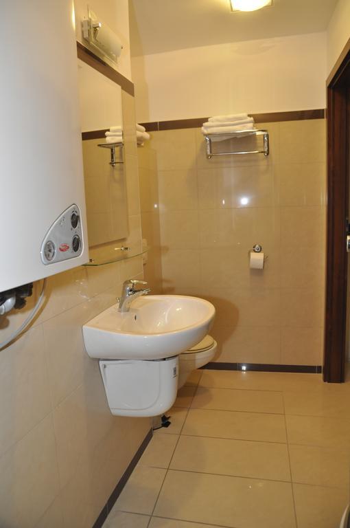 Family Room with Bathroom,134547669:JPEG