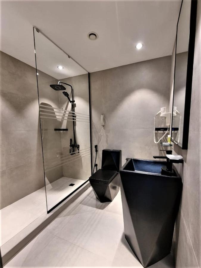 Superior King Suite