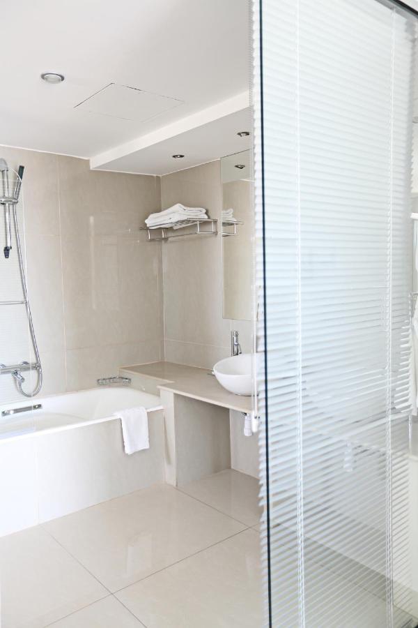 Suite Sea Front View