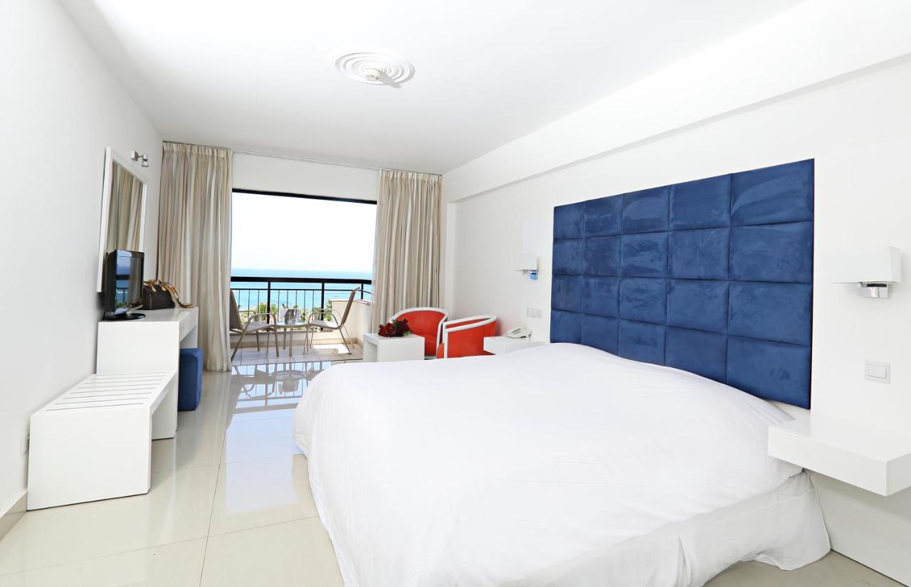Suite Sea Front View
