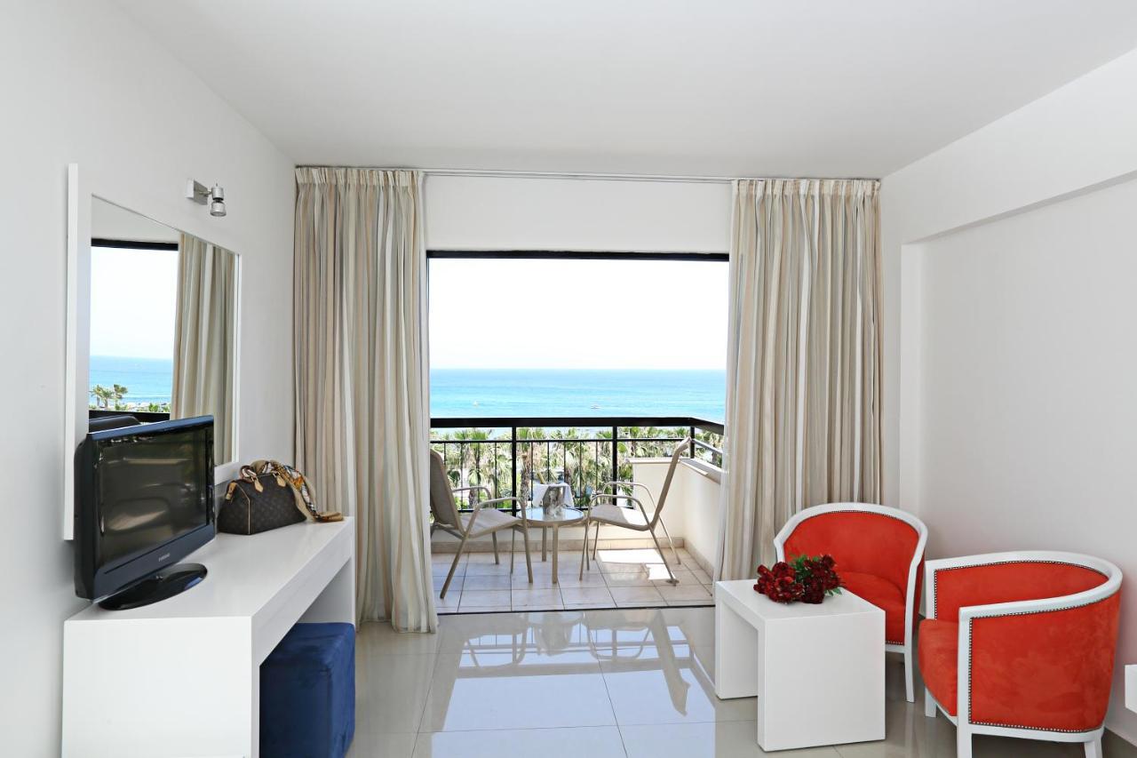 Suite Sea Front View