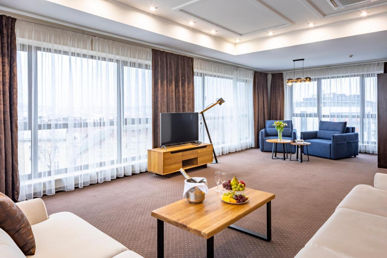 Suite City View