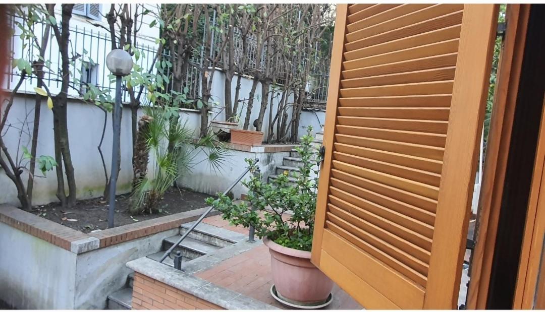Apartament z widokiem na ogród