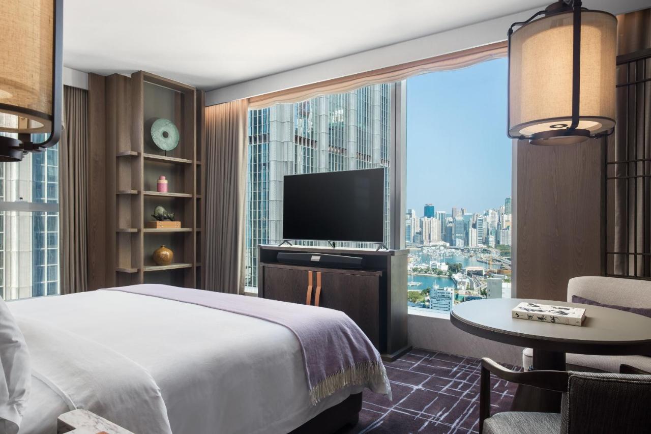 Metropolitan Suite 1 Bedroom Suite 1 King Partial Harbour View