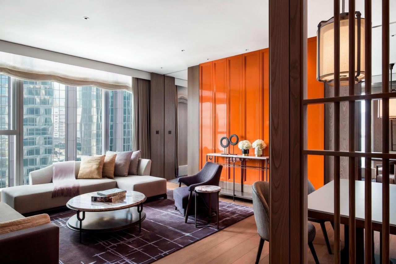 Metropolitan Suite 1 Bedroom Suite 1 King Partial Harbour View