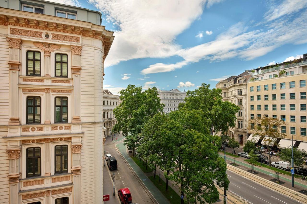 The Ritz-Carlton Albertina Suite Club lounge access City view