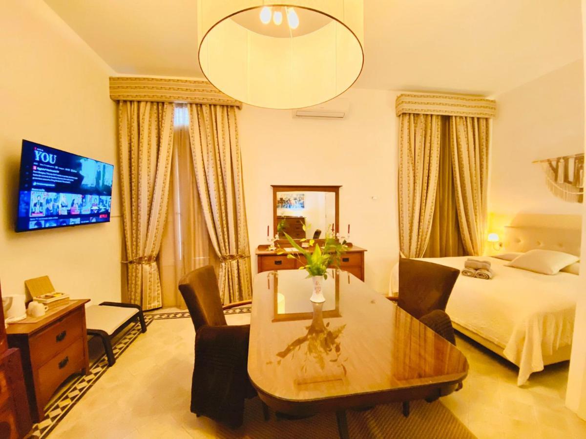 Executive King Room Private bathroom