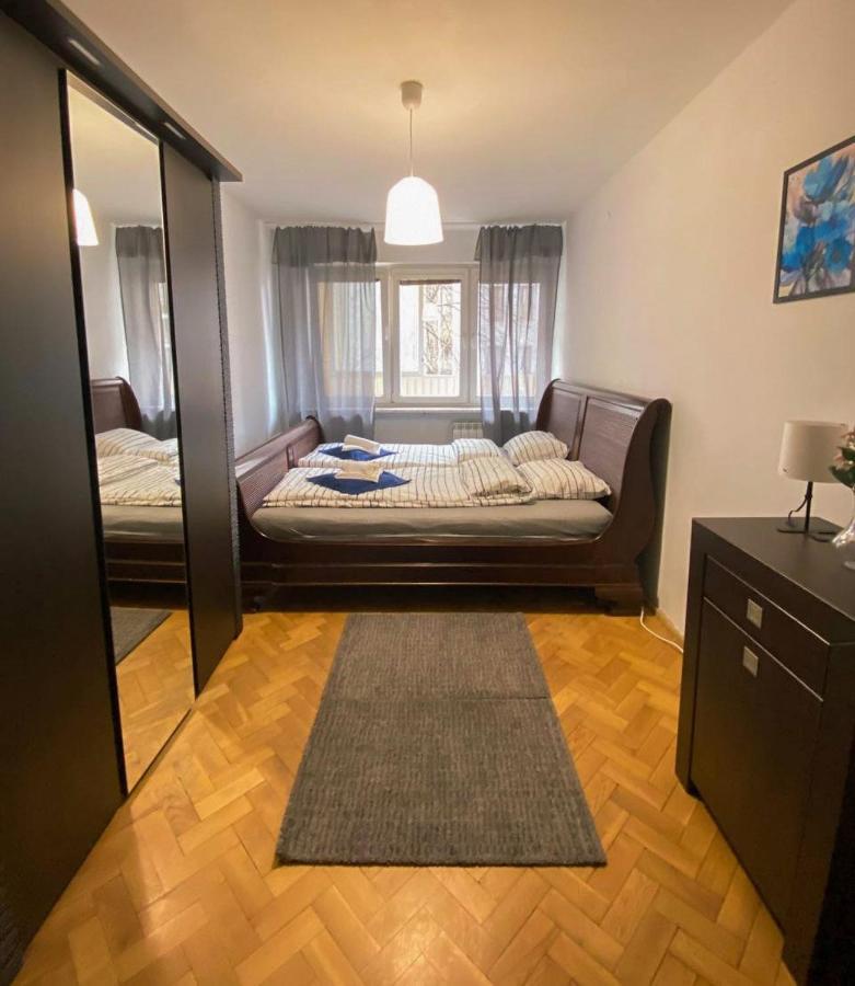 Pokój Dwuosobowy ze wspólną łazienką