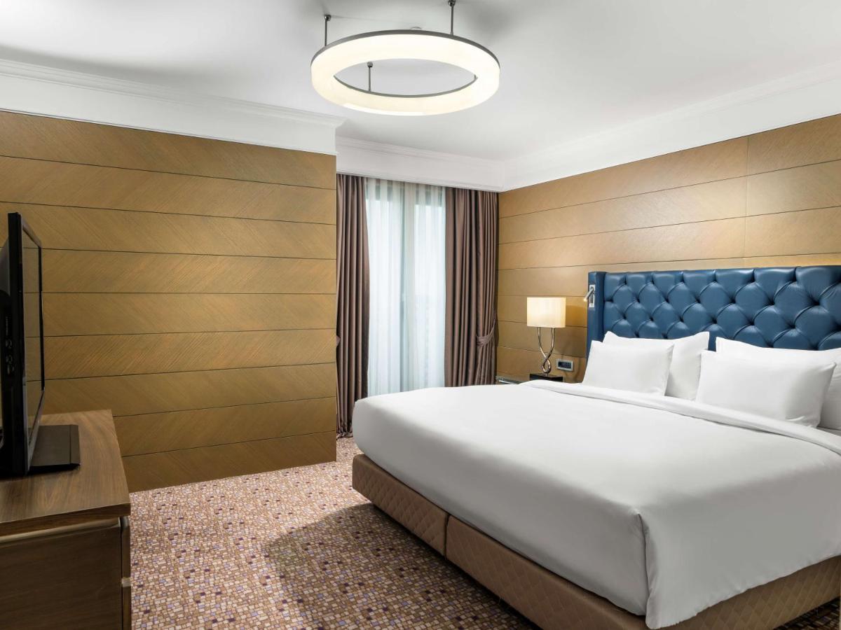 Apartament typu Suite z widokiem na miasto i dostępem do salonu