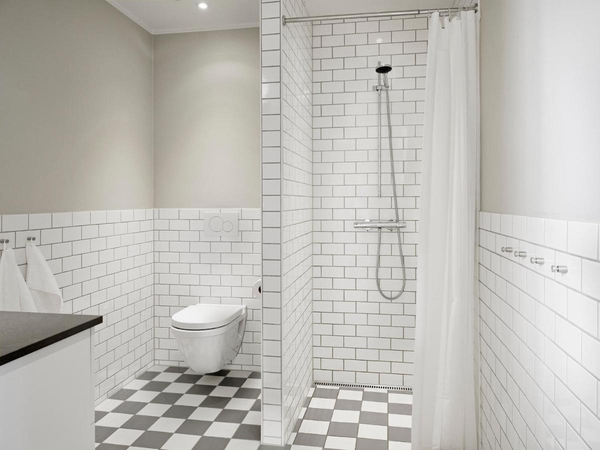 Two-Bedroom Apartment Elevator