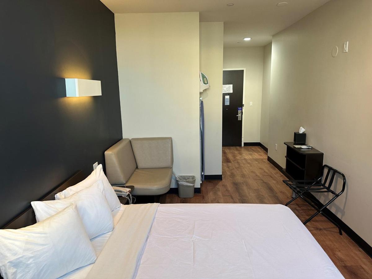 Standard Room Disability Access,1356948551:JPEG