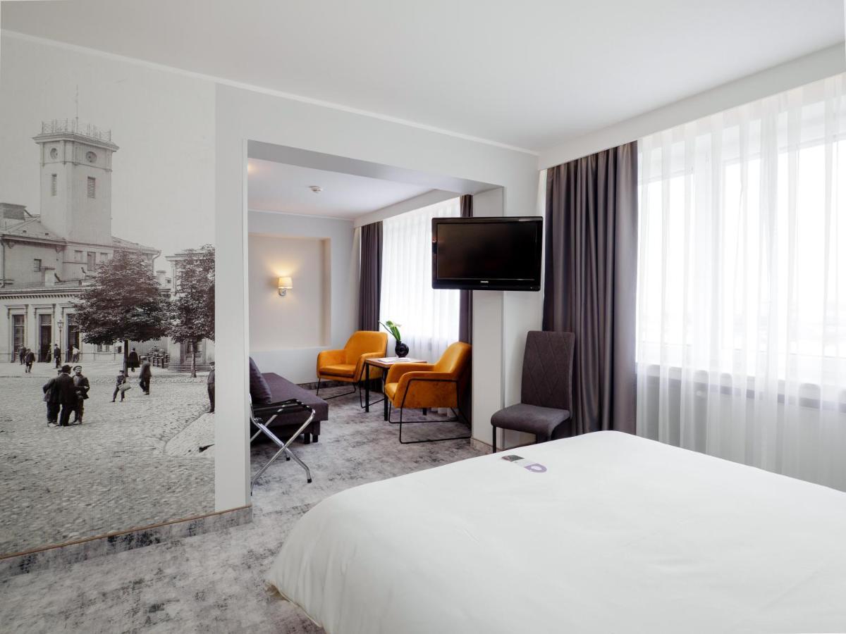 Classic Family Room,1717003815:JPEG