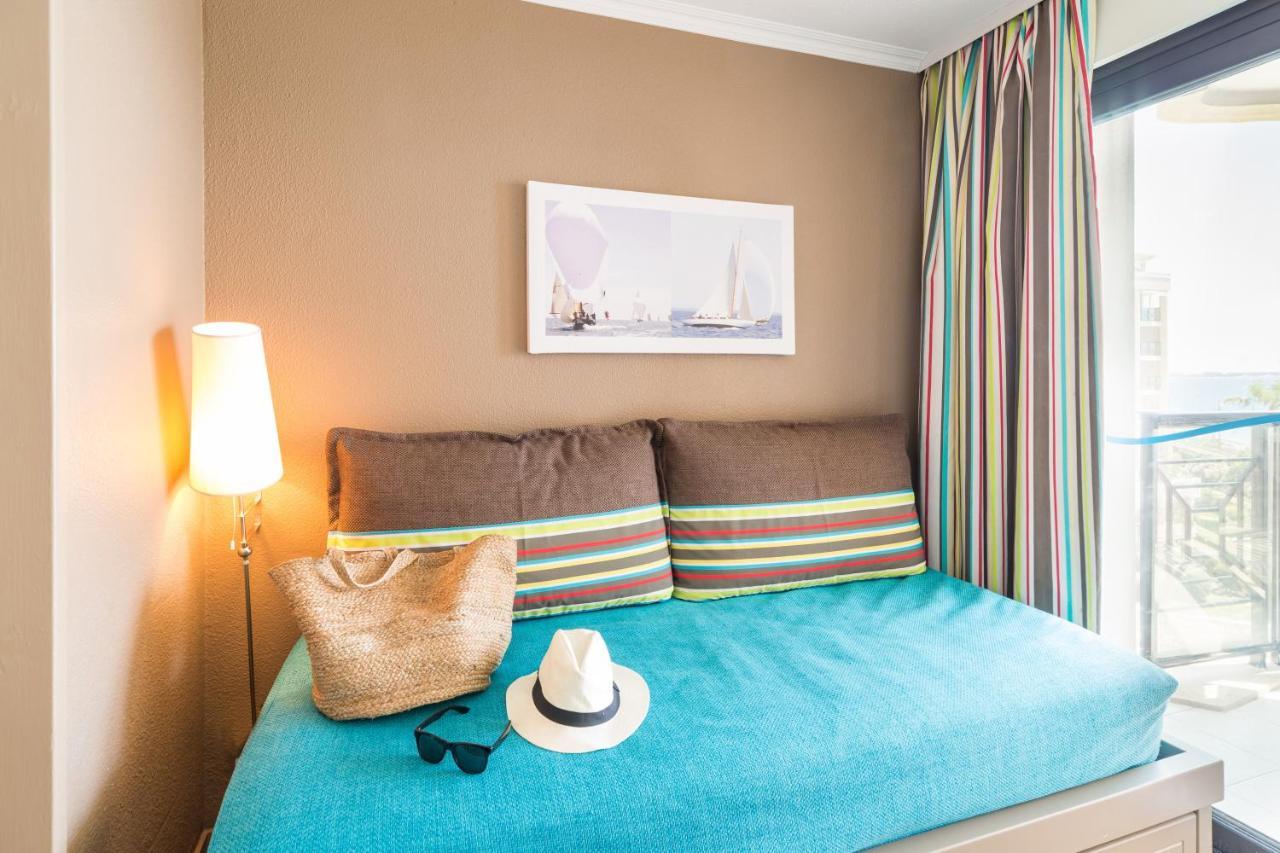 One-Bedroom Apartment Terrace or Balcony Sea View
