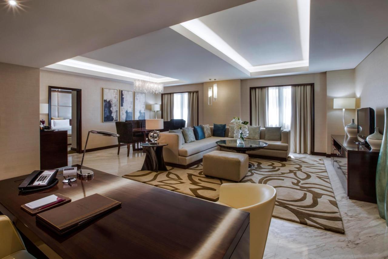 Presidential King Suite Smoking