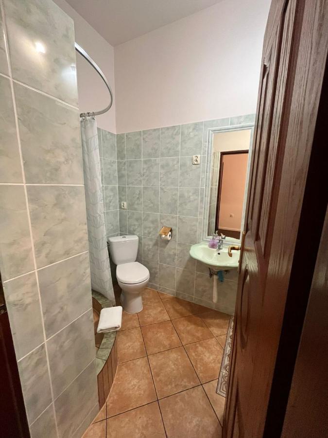 Quintuple Room,1362360200:JPEG