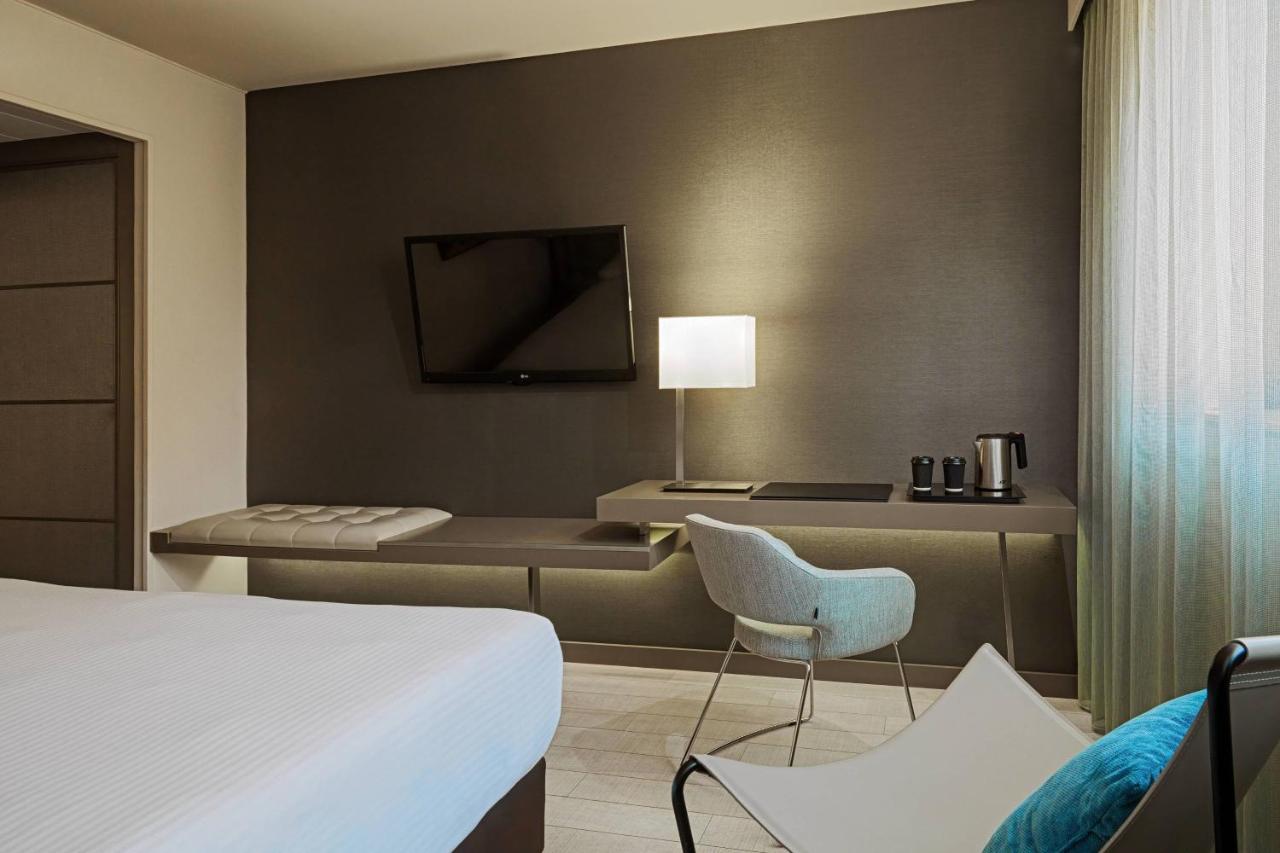 Classic King Room City View