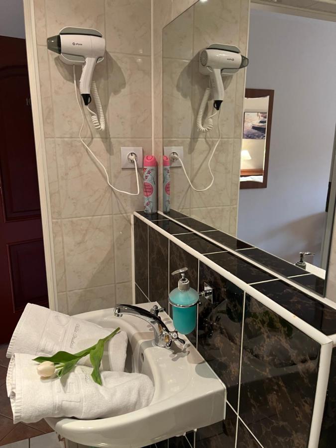 Double Room,1363841882:JPEG