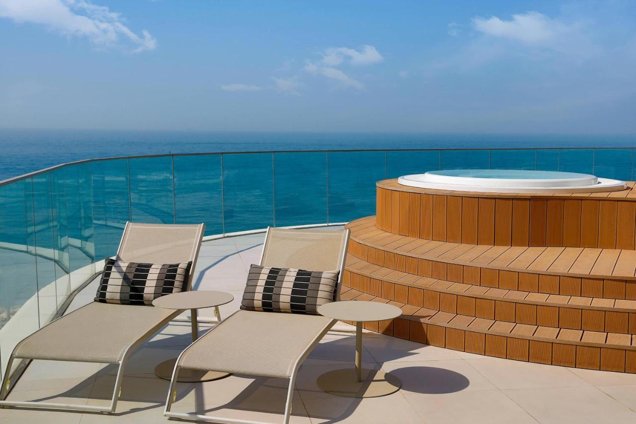 Marvelous Jacuzzi 1 Bedroom Suite 1 King Whirlpool Private Terrace includes 3 hours of Flow of Selected Drinks