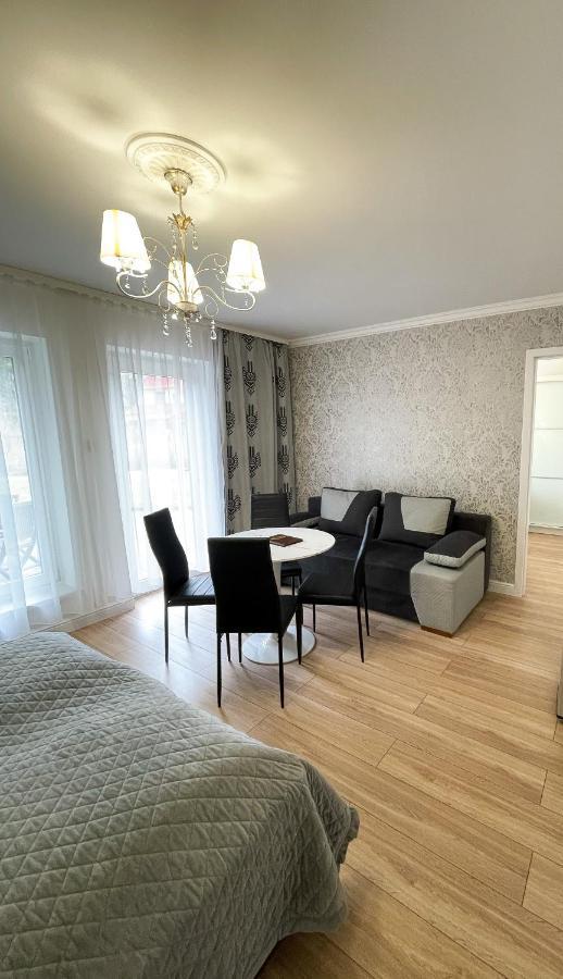 Suite,1366850084:JPEG