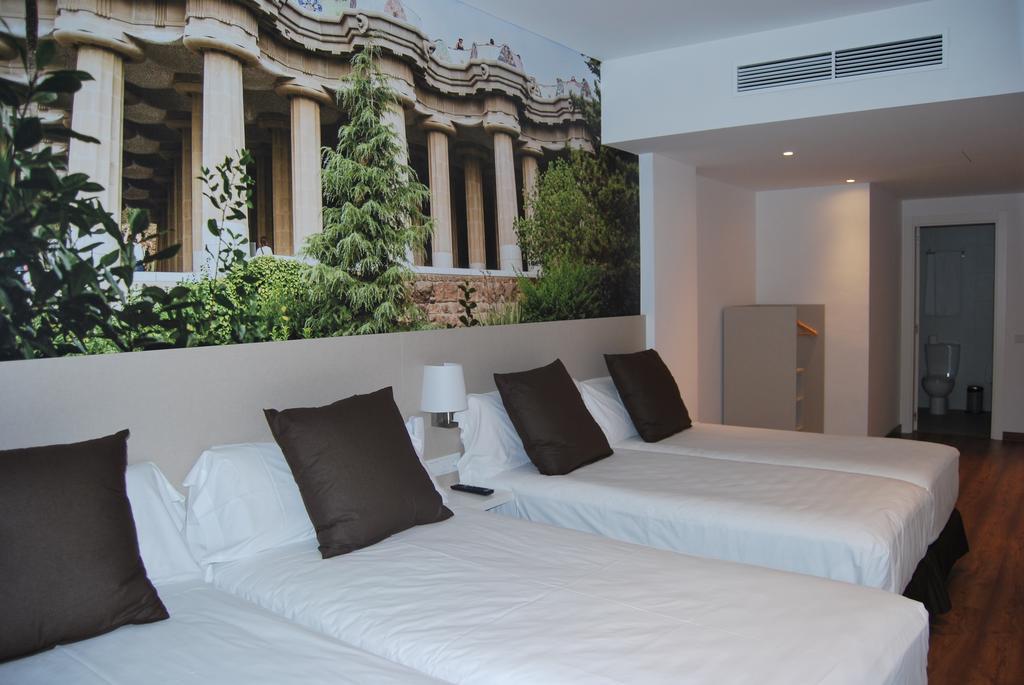 Deluxe Family Room,136836378:JPEG