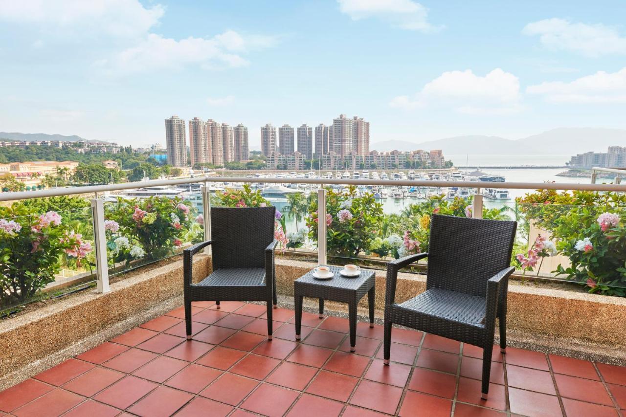 Deluxe Seaview King Room Balcony