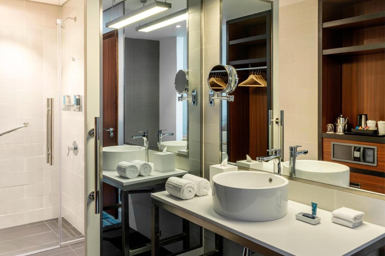 Aloft Room – Twin Bed Complimentary Shuttle to Expo Metro Station & Al Maktoum International Airport