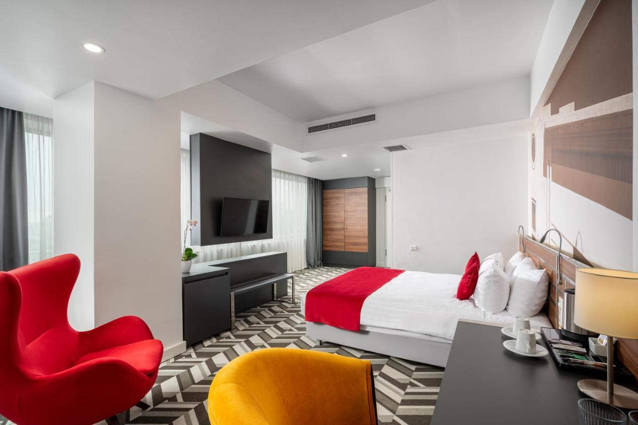 Deluxe City View Room King Bed