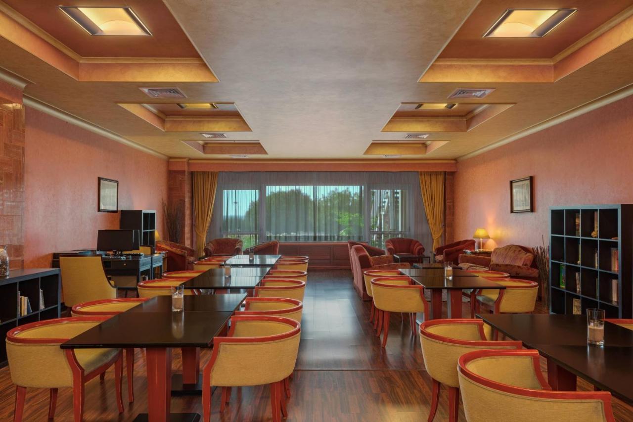 Pokój Dwuosobowy typu Executive z dostępem do klubu Lounge