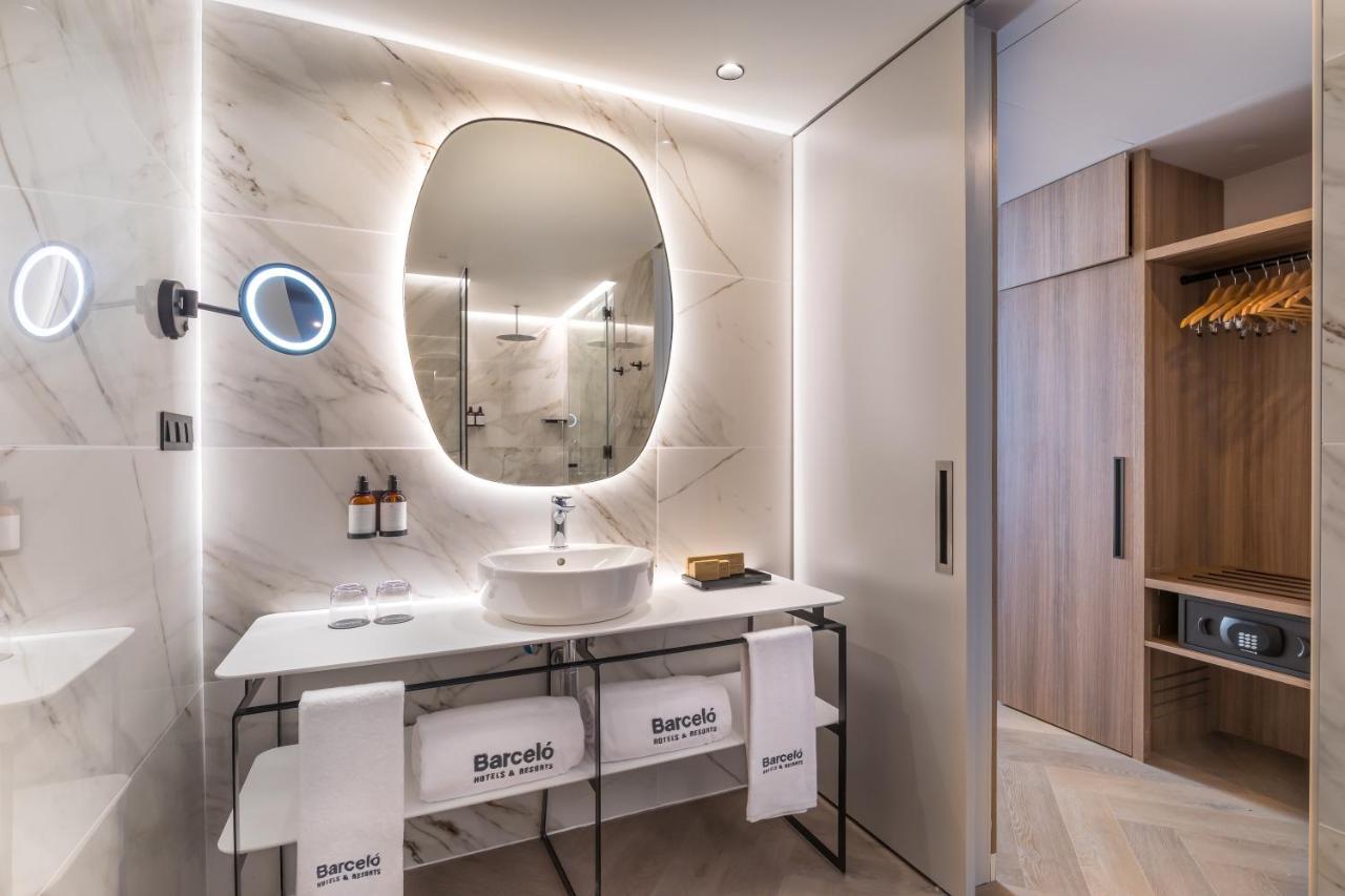 Deluxe Double or Twin Room City View
