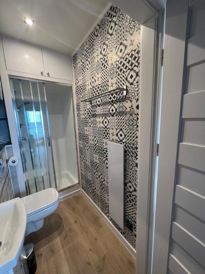 One-Bedroom Bungalow,1384060385:JPEG